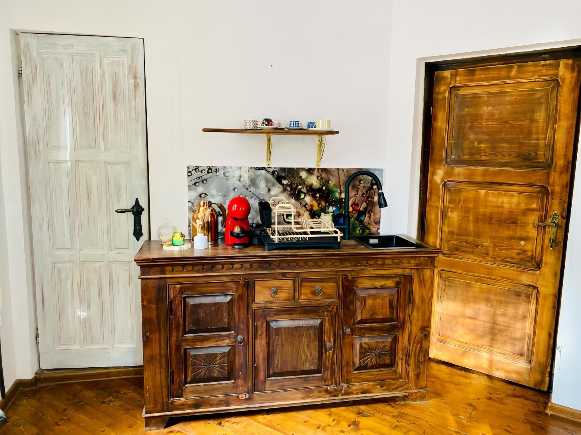 Historic Artcity Villa In Old Town 플로브디프 외부 사진